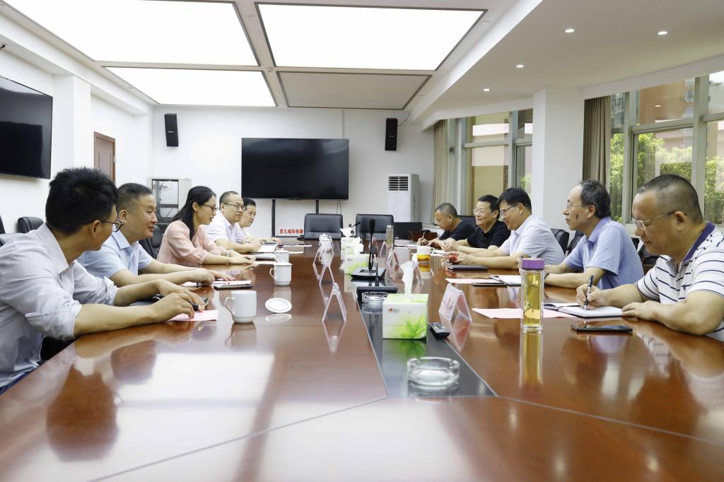 校领导带队赴昌九公司访企拓岗商合作